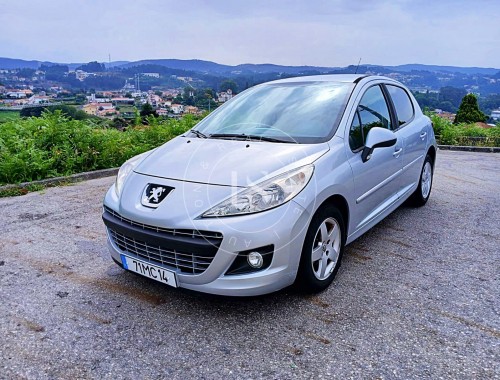 PEUGEOT 207